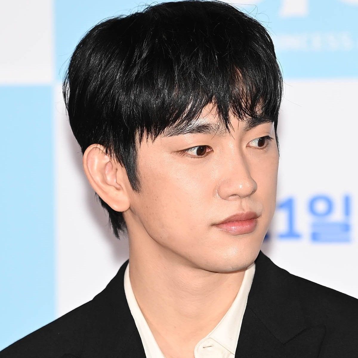 A moment captured by a fan of Park Jinyoung