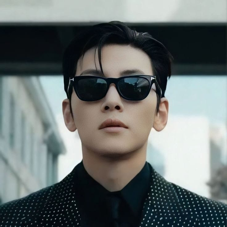 Behind-the-scenes cut of Ji Changwook