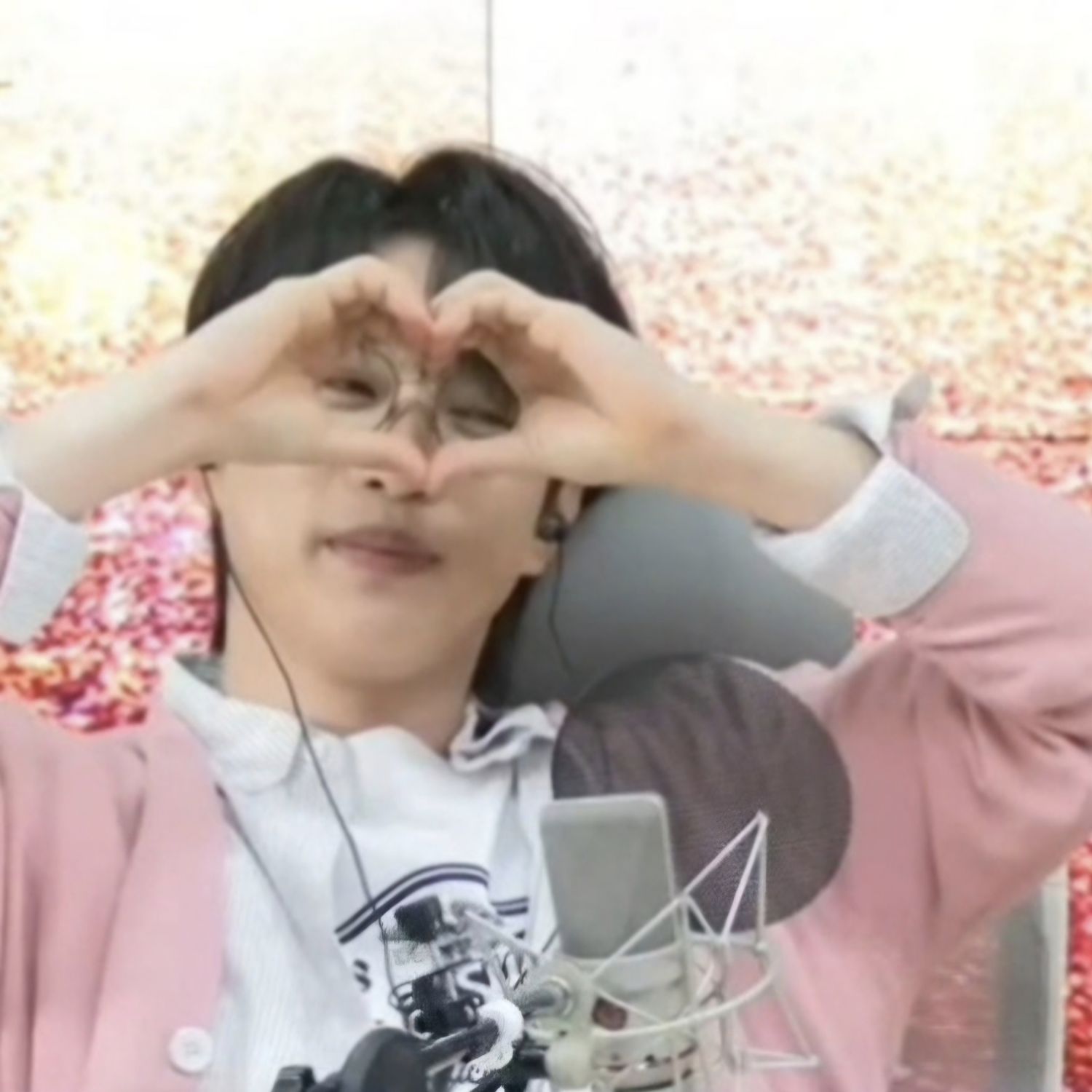 Behind-the-scenes cut of An Sunghoon