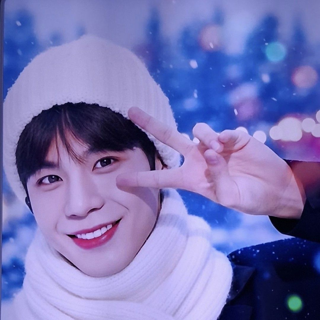 Recent activity shot of Jeong Dongwon