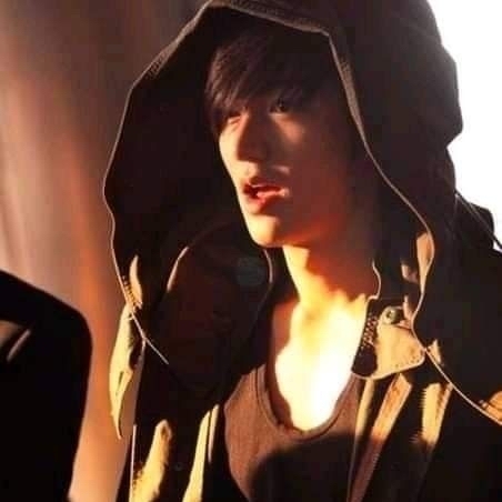 Recent activity shot of Lee Minho