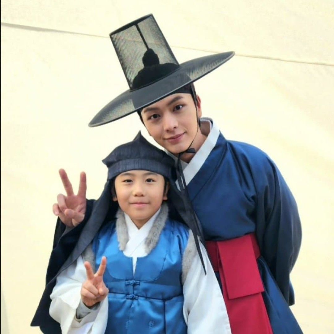 Latest photo of Yook Sungjae