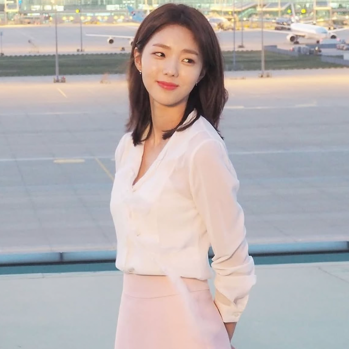 Behind-the-scenes cut of Chae Subin