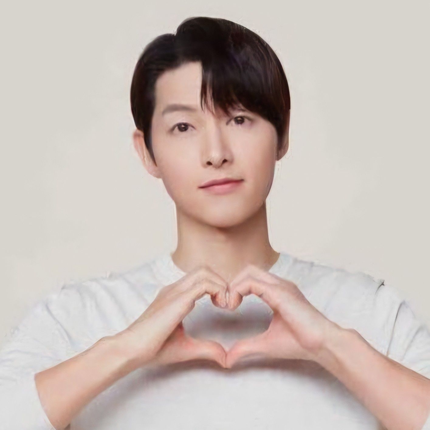 Recent activity shot of Song Joongki