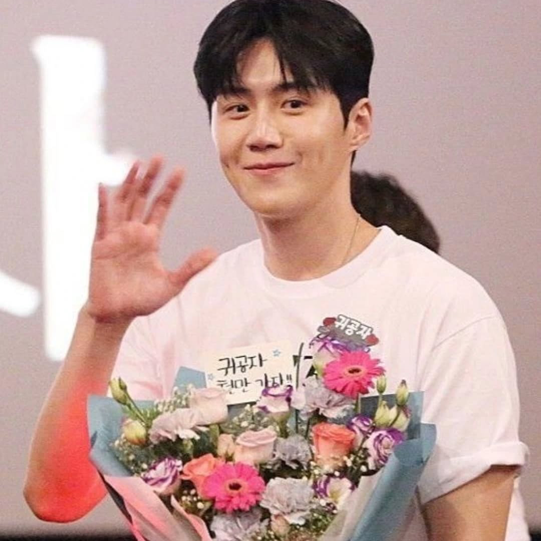 A moment captured by a fan of Kim Seonho