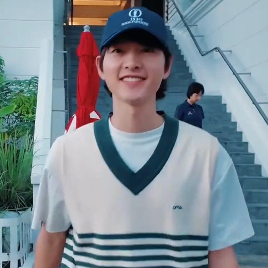 A moment captured by a fan of Song Joongki
