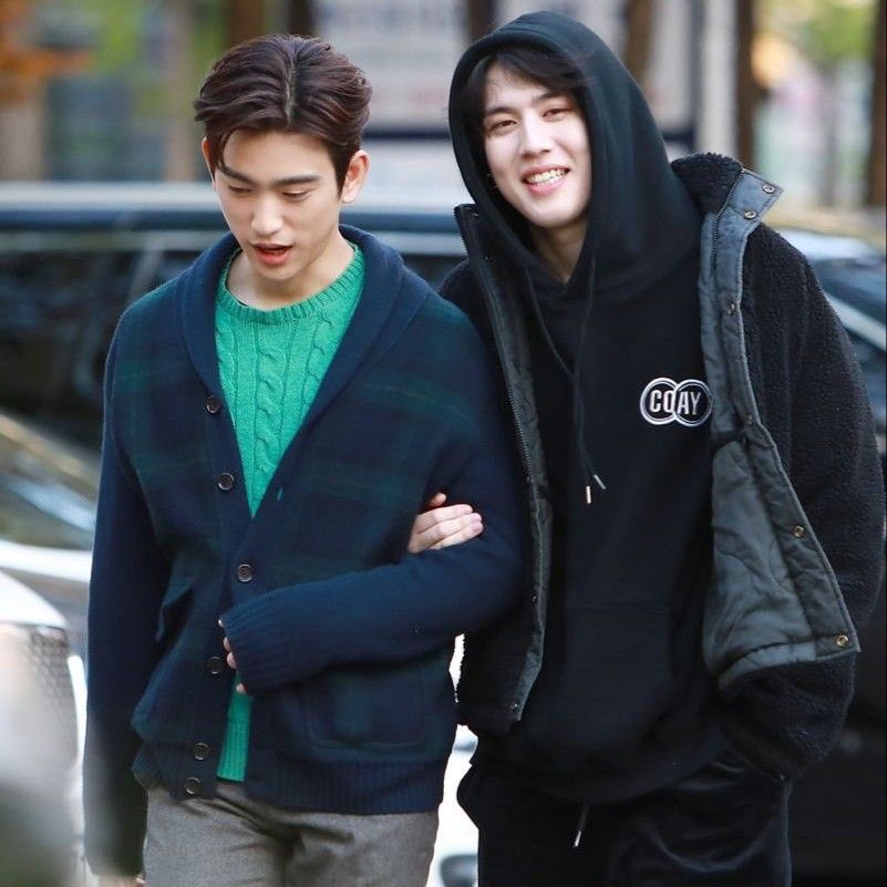 Behind-the-scenes cut of Park Jinyoung