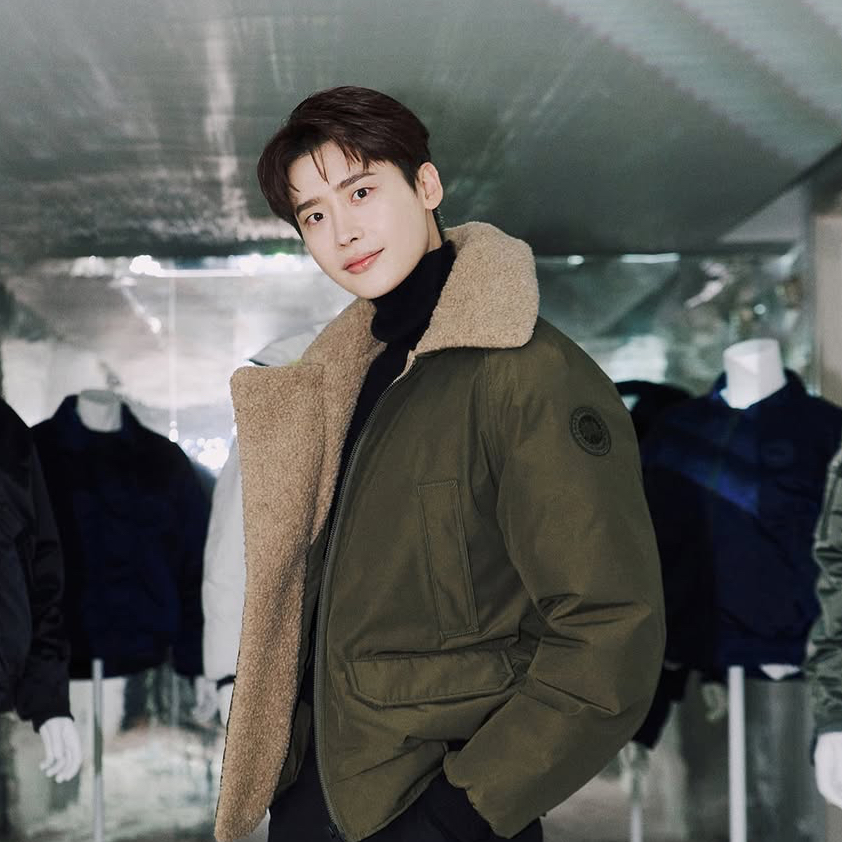 A moment captured by a fan of Lee Jongsuk