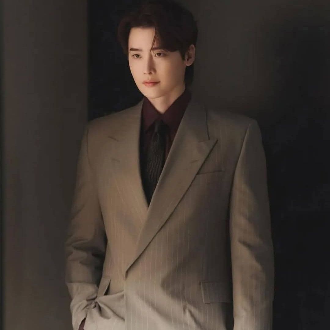 Latest photo of Lee Jongsuk
