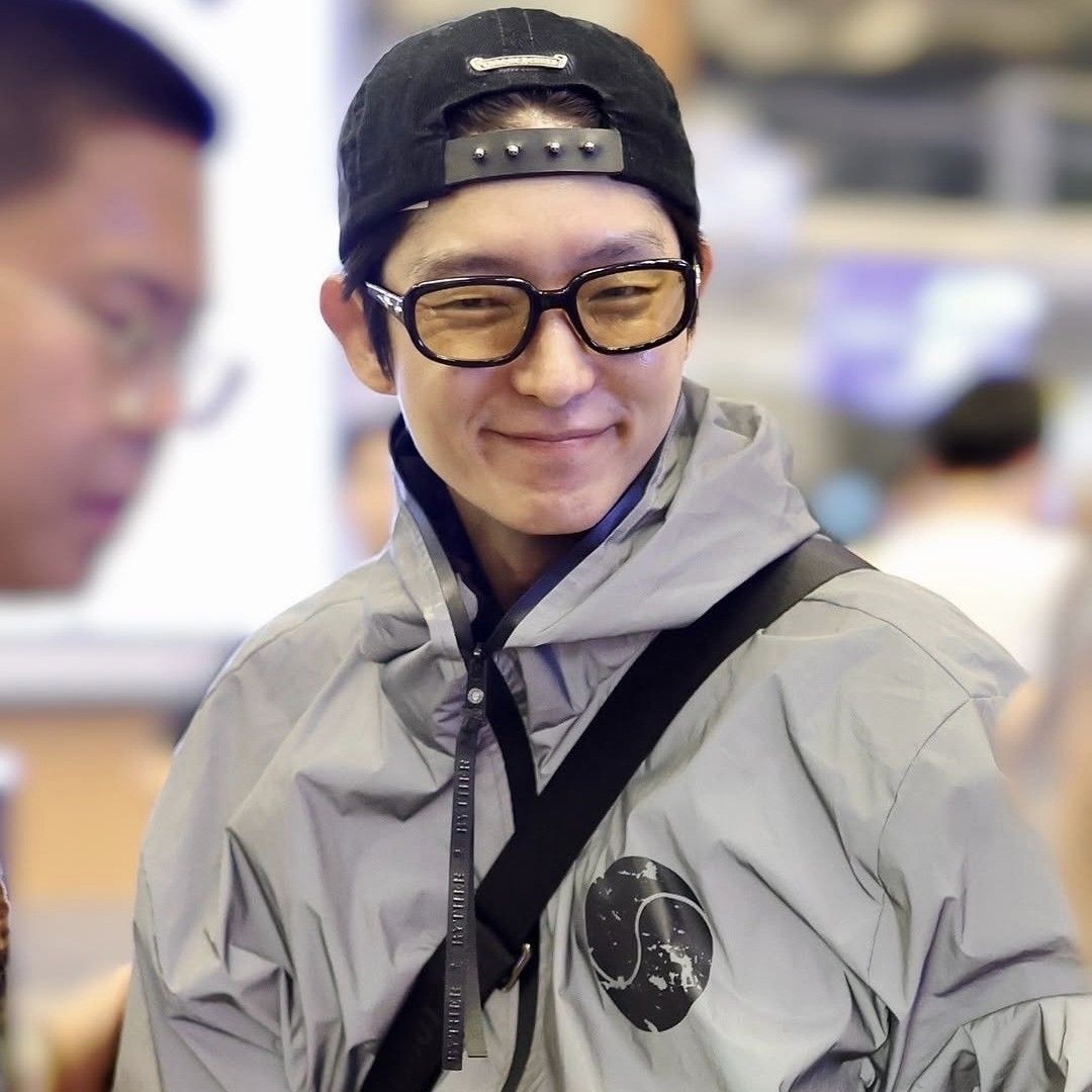 Behind-the-scenes cut of Lee Joongi