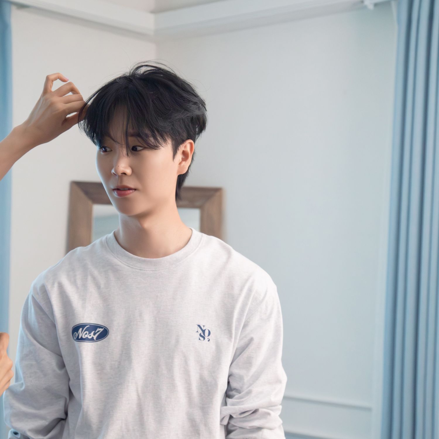 A moment captured by a fan of Song Minjun