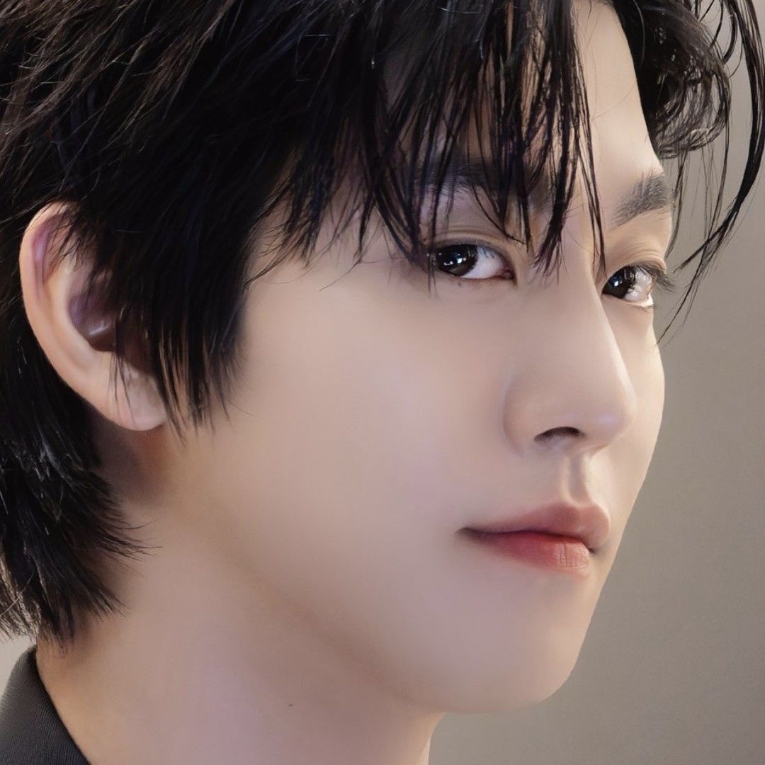 Behind-the-scenes cut of Ahn Hyoseop
