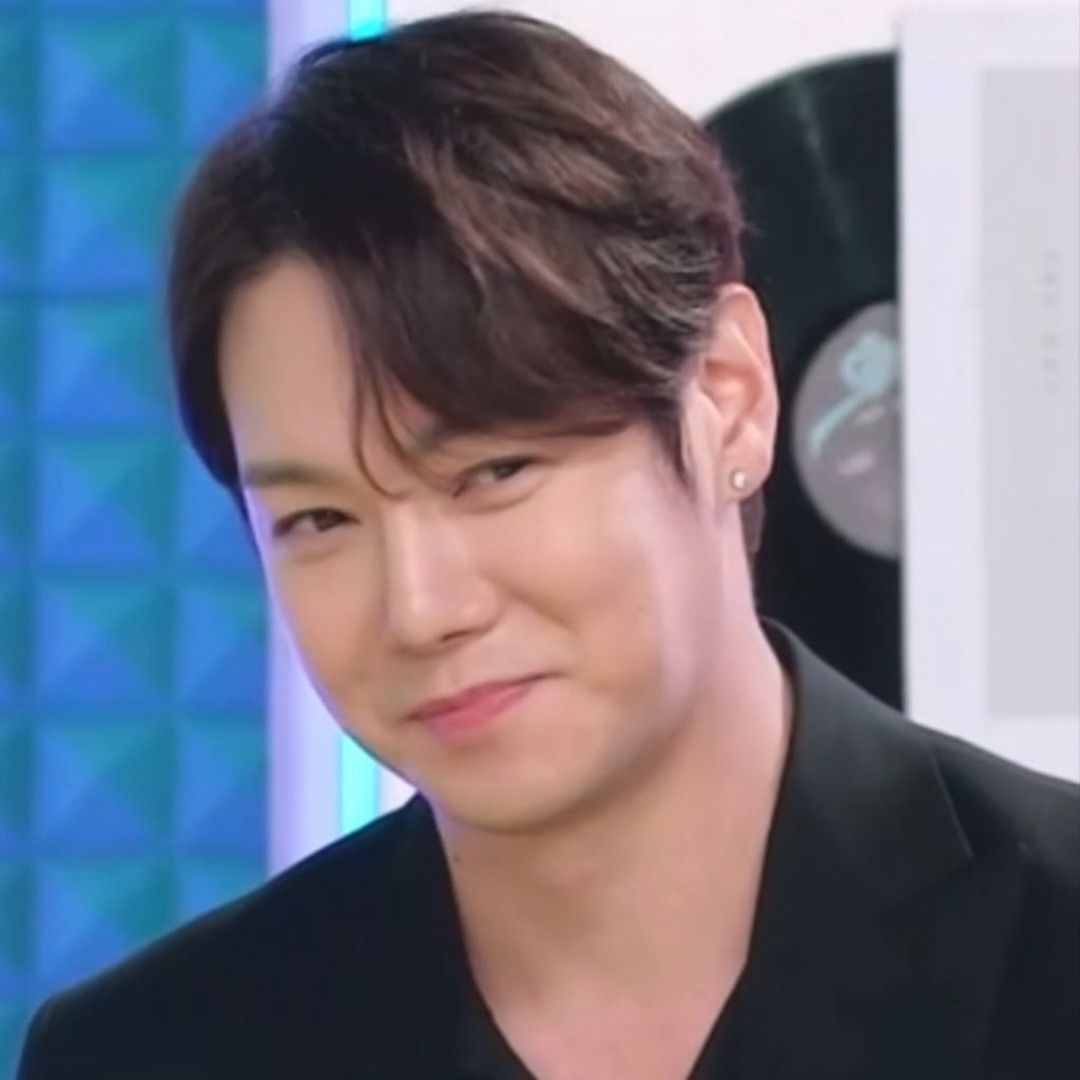 A moment captured by a fan of Hwanhee