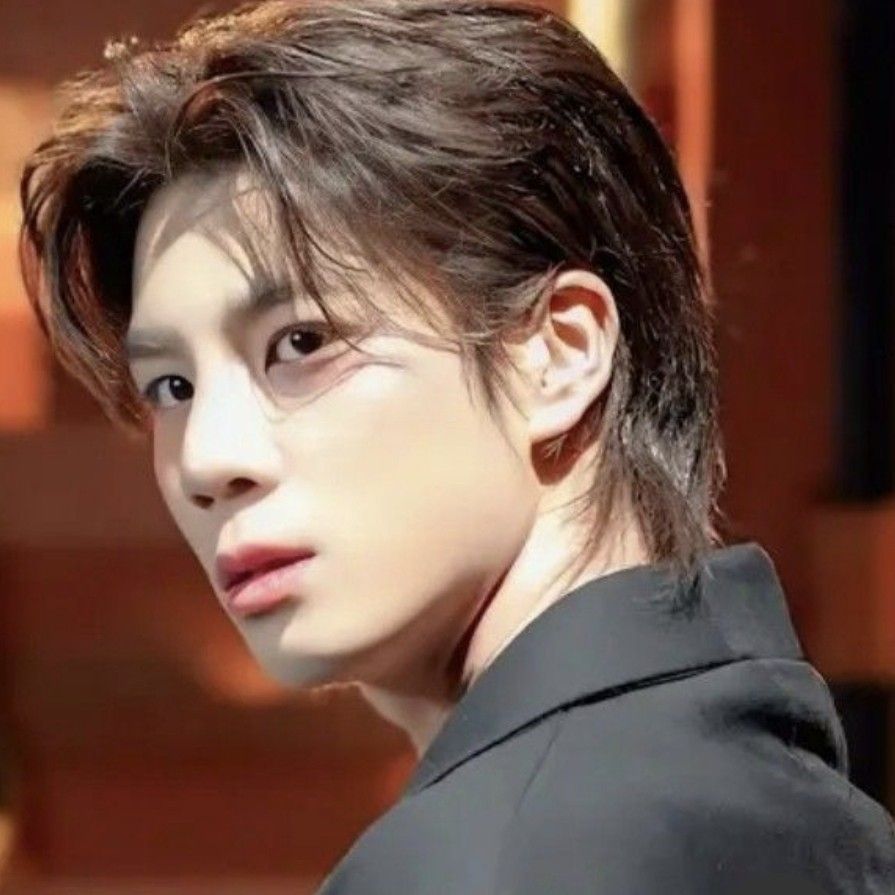 A moment captured by a fan of Jeong Dongwon