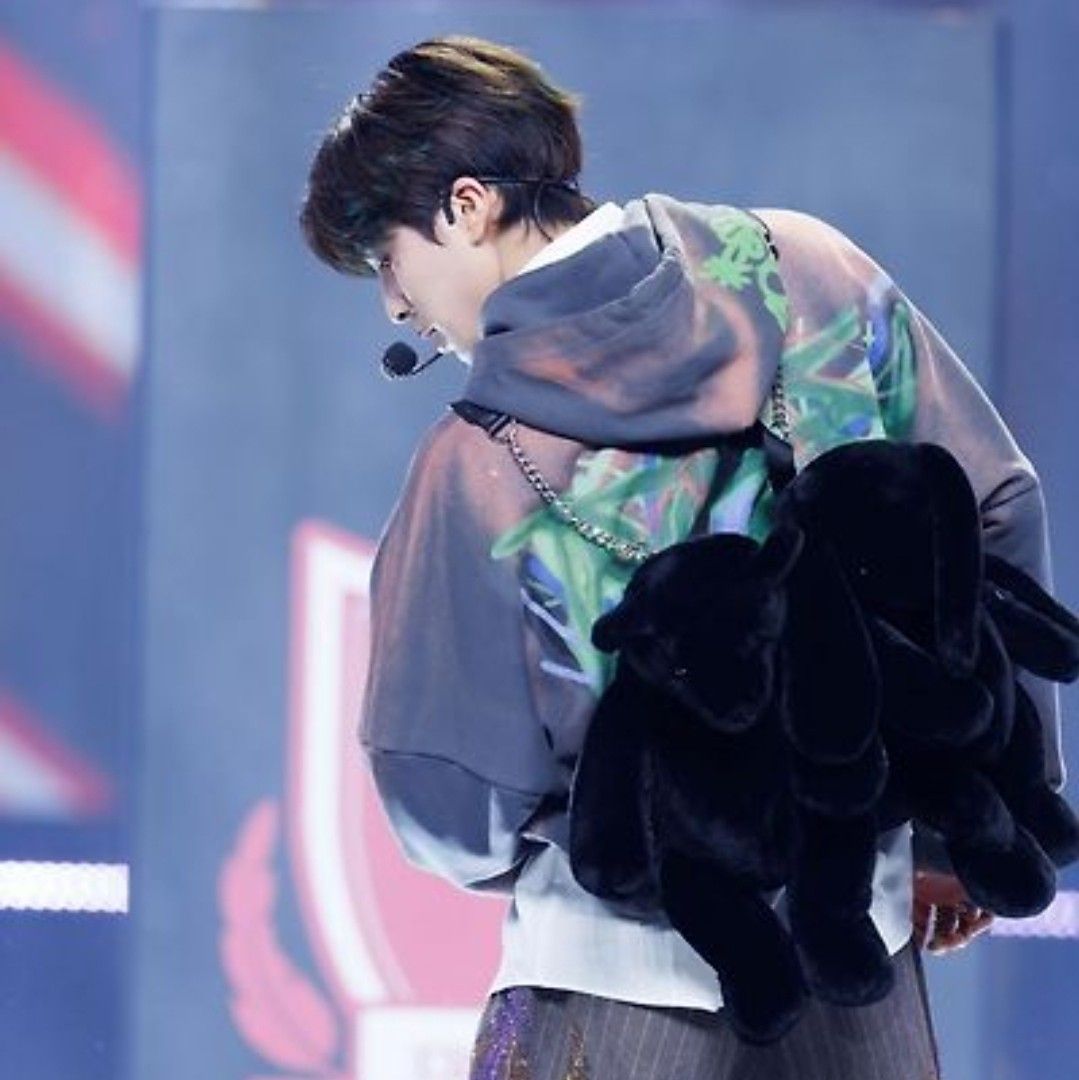 粉丝拍下的郑东元瞬间