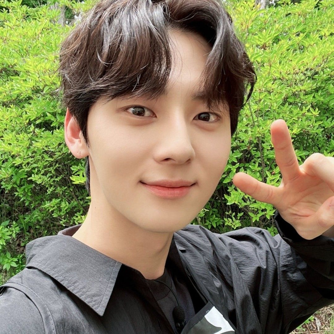 Recent activity shot of Hwang Minhyun