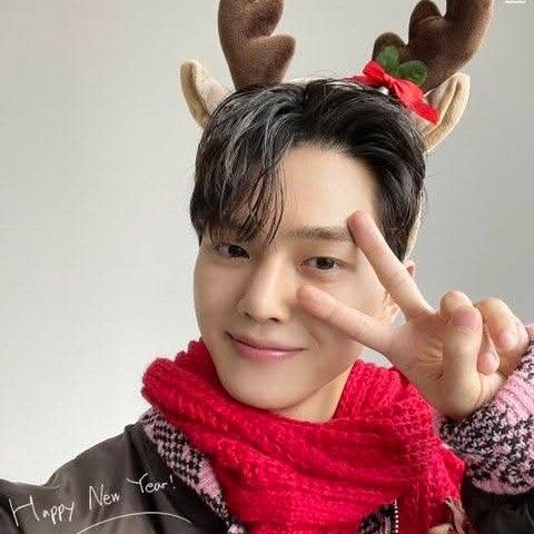 A moment captured by a fan of Song Kang