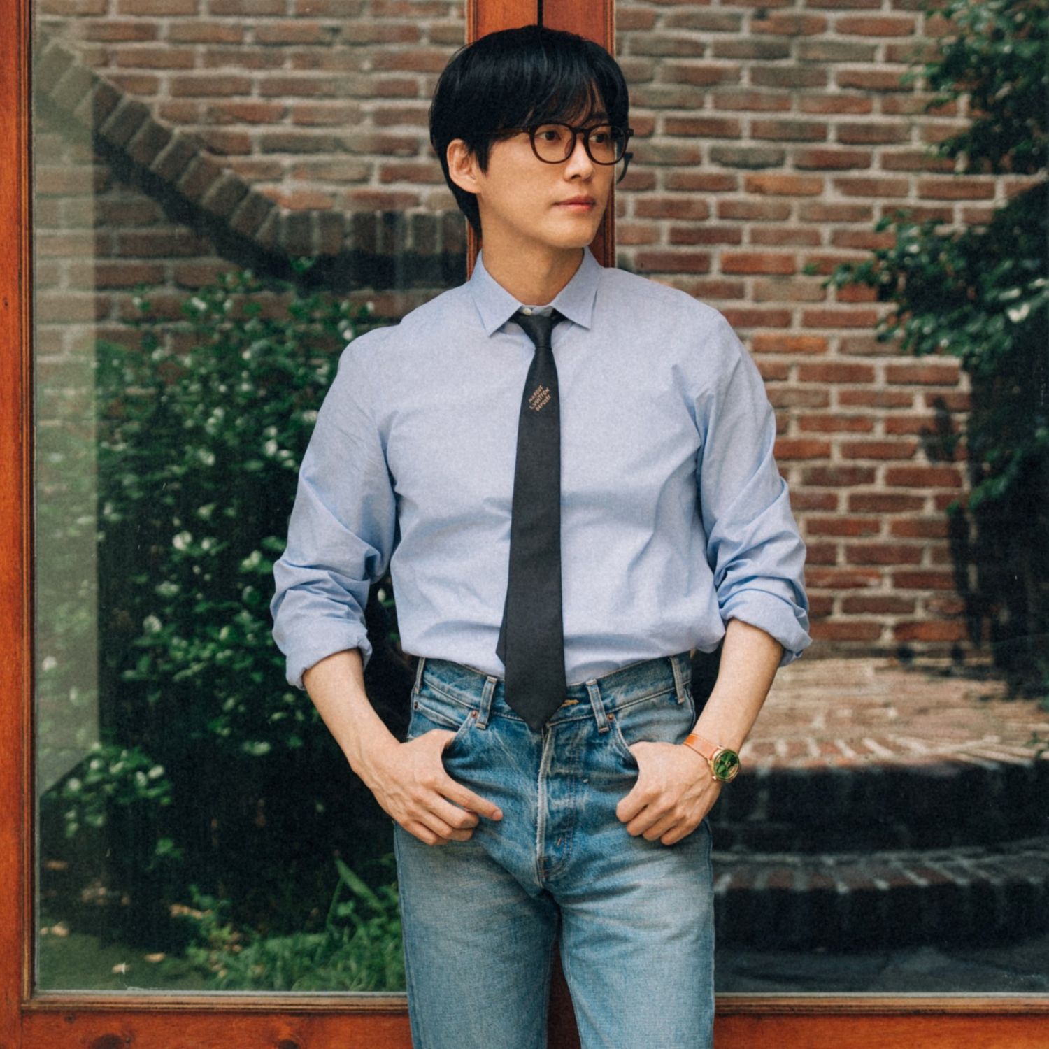 Behind-the-scenes cut of Namkoong Min