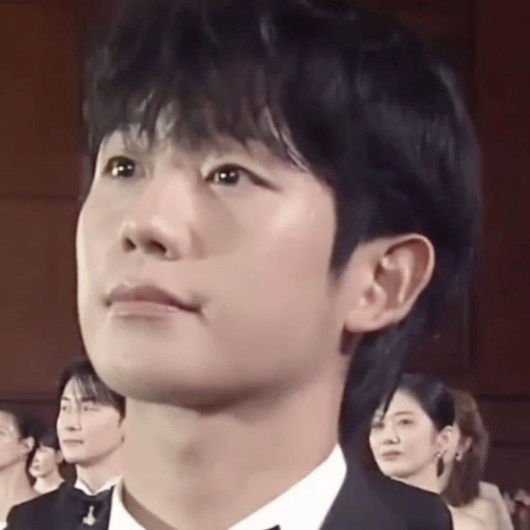 정해인 최근 활동샷