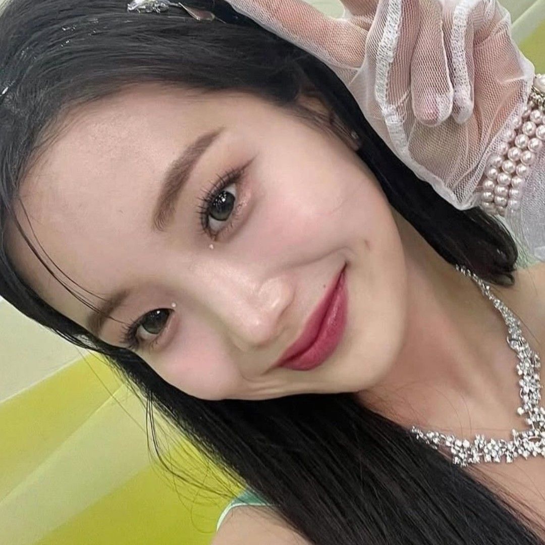 Behind-the-scenes cut of Kim Soyeon (2004)