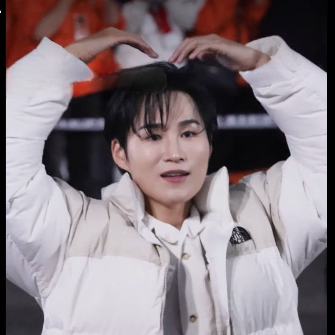 김희재의 비하인드 컷