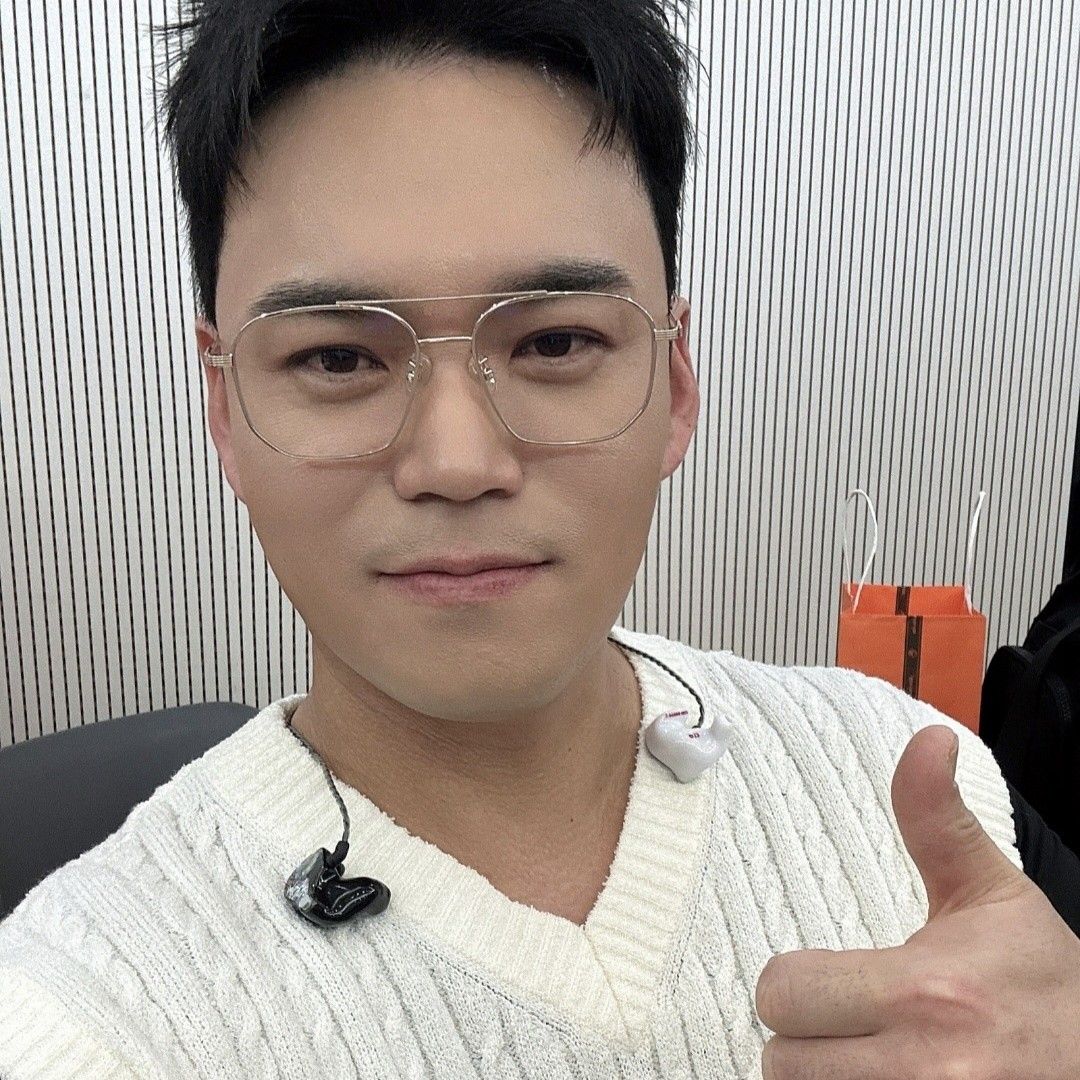 Behind-the-scenes cut of Lee Jung