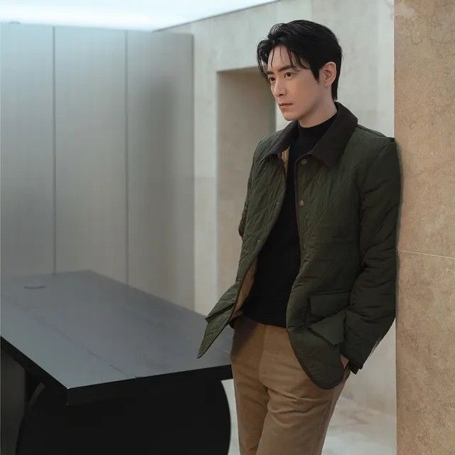 Behind-the-scenes cut of Lee Joonhyuk