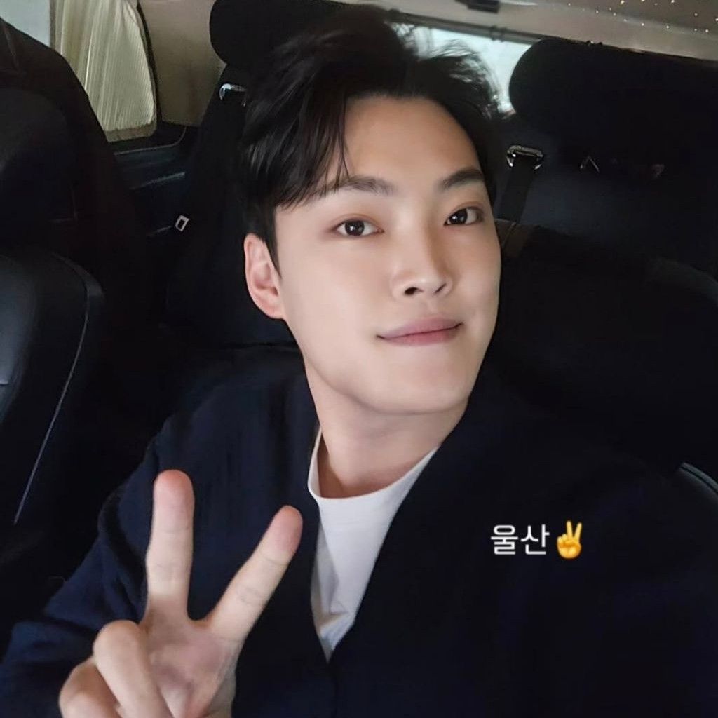 Behind-the-scenes cut of Kim Kyungmin