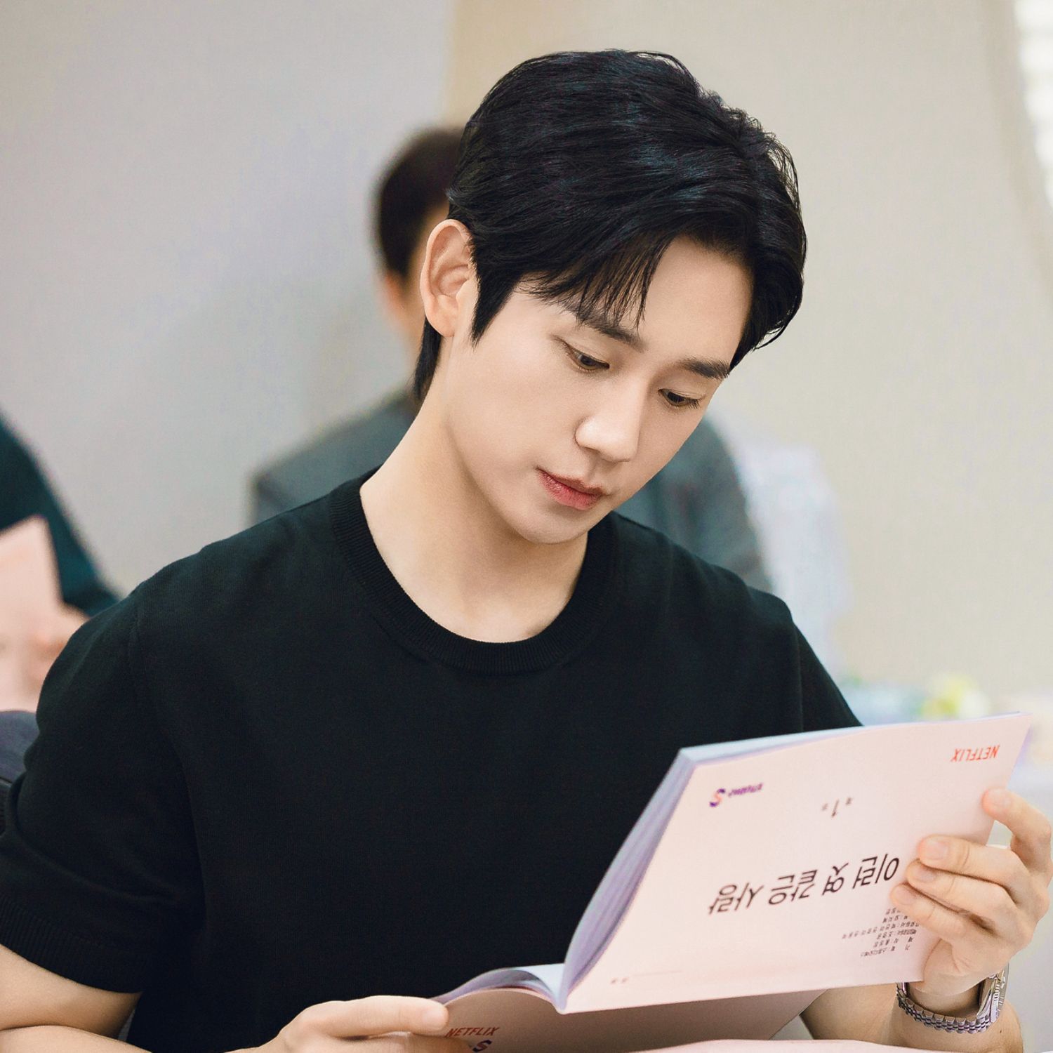 Behind-the-scenes cut of Jung Haein