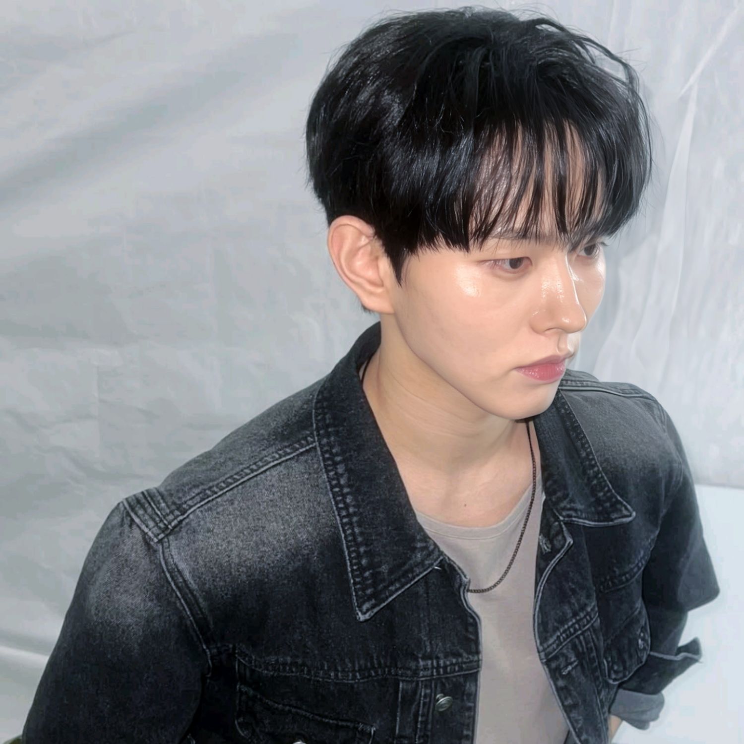 Behind-the-scenes cut of Lee Byeongchan
