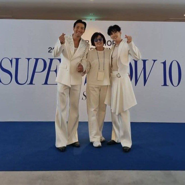 Latest photo of Choi Siwon