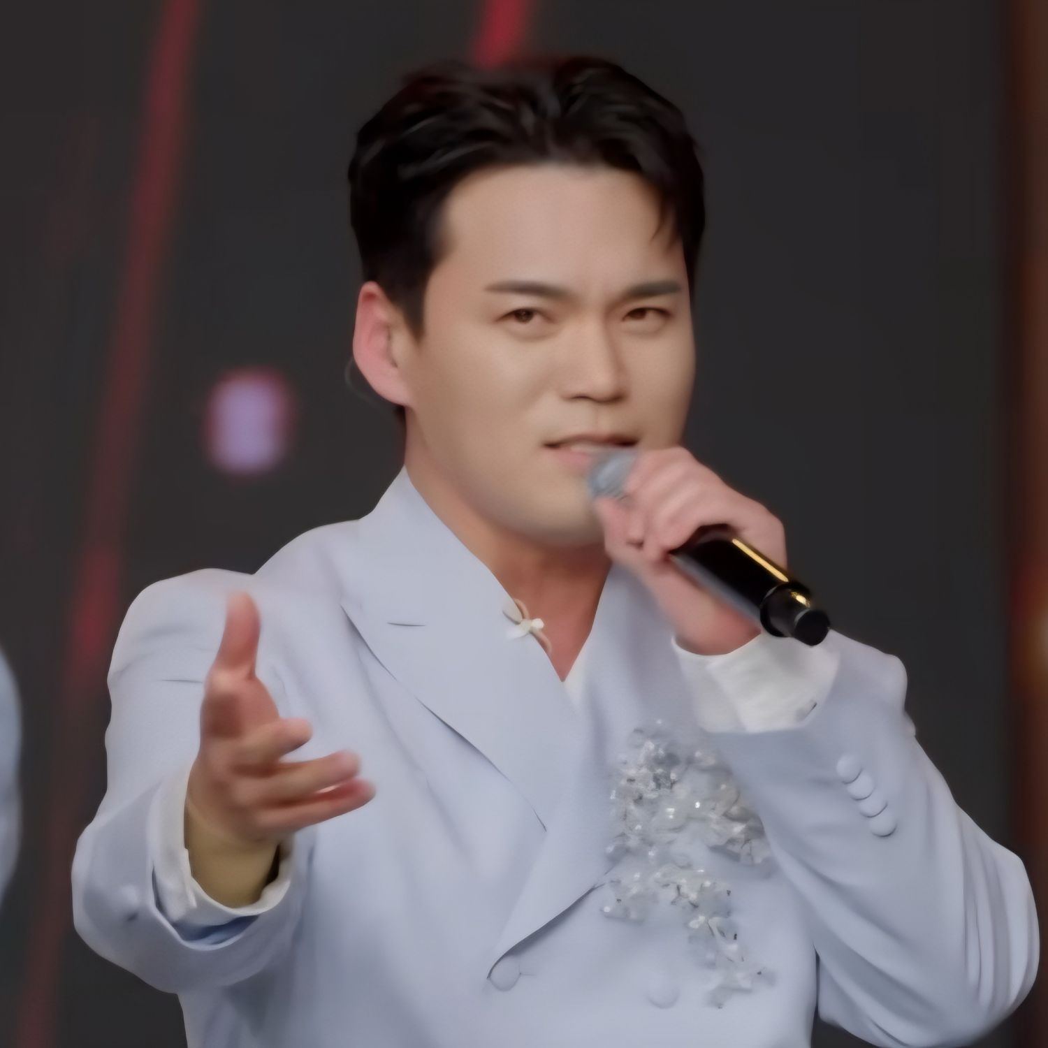 Behind-the-scenes cut of Lee Jung