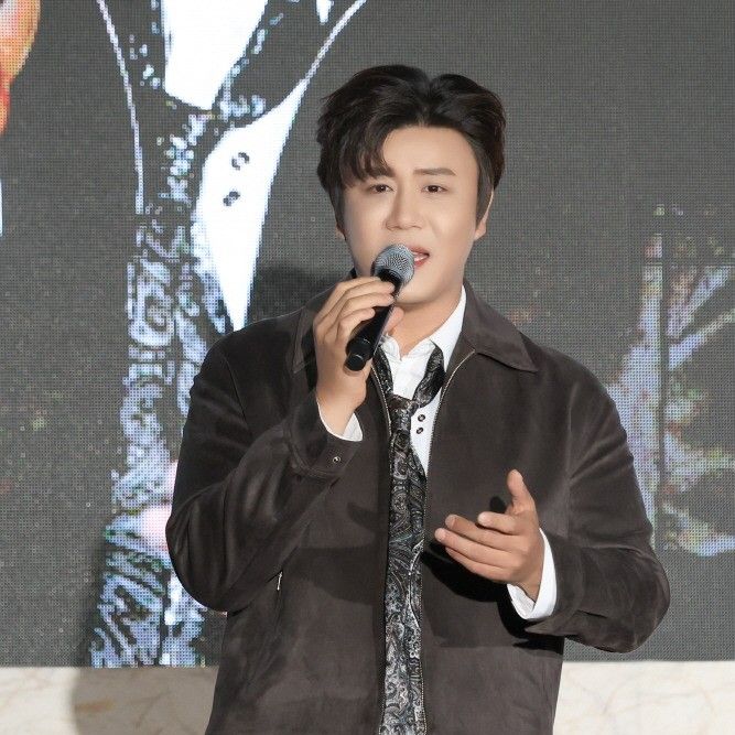 Recent activity shot of Jin Haesung