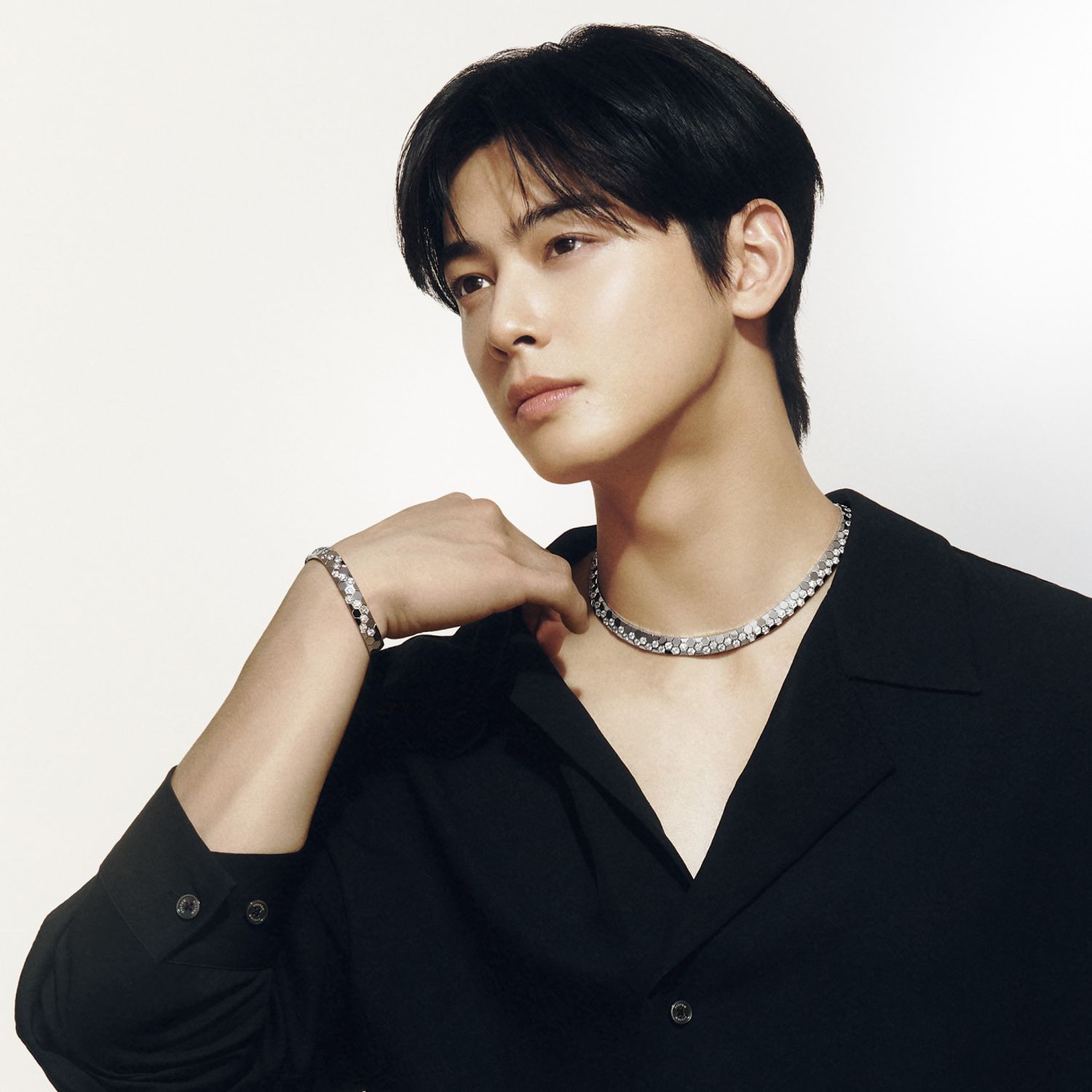 Recent activity shot of Cha Eunwoo