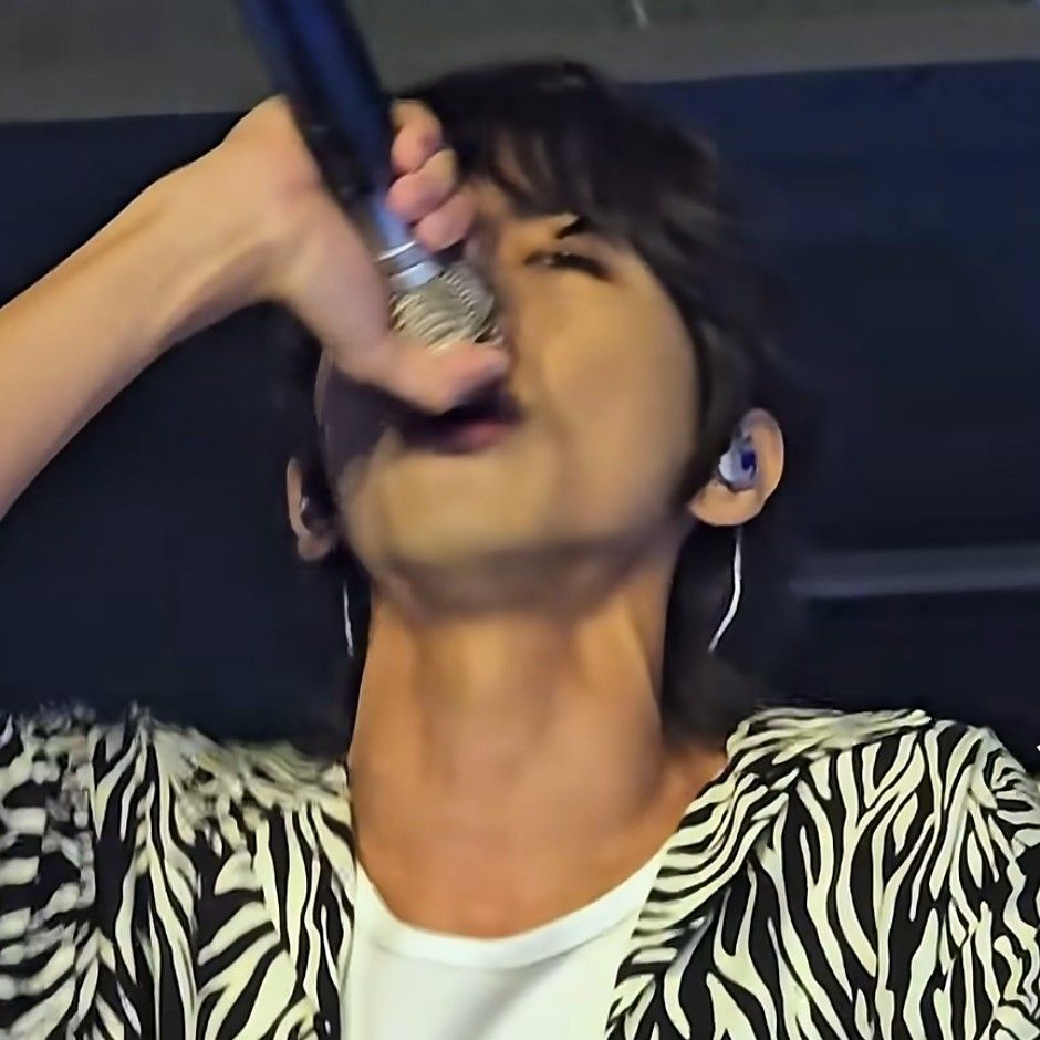 Behind-the-scenes cut of Lee Seungyoon
