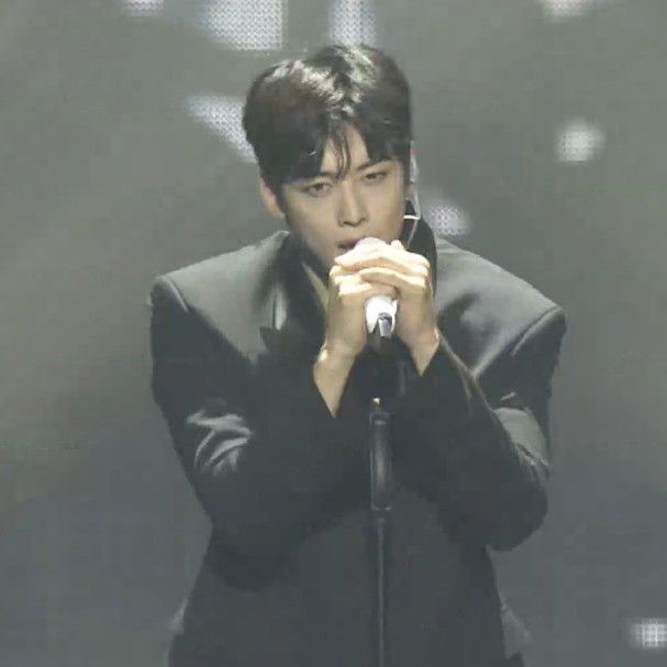 Latest photo of Cha Eunwoo