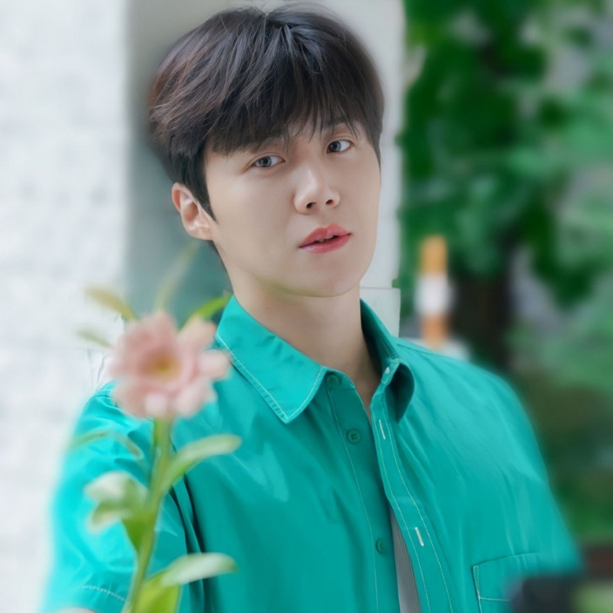 Behind-the-scenes cut of Kim Seonho