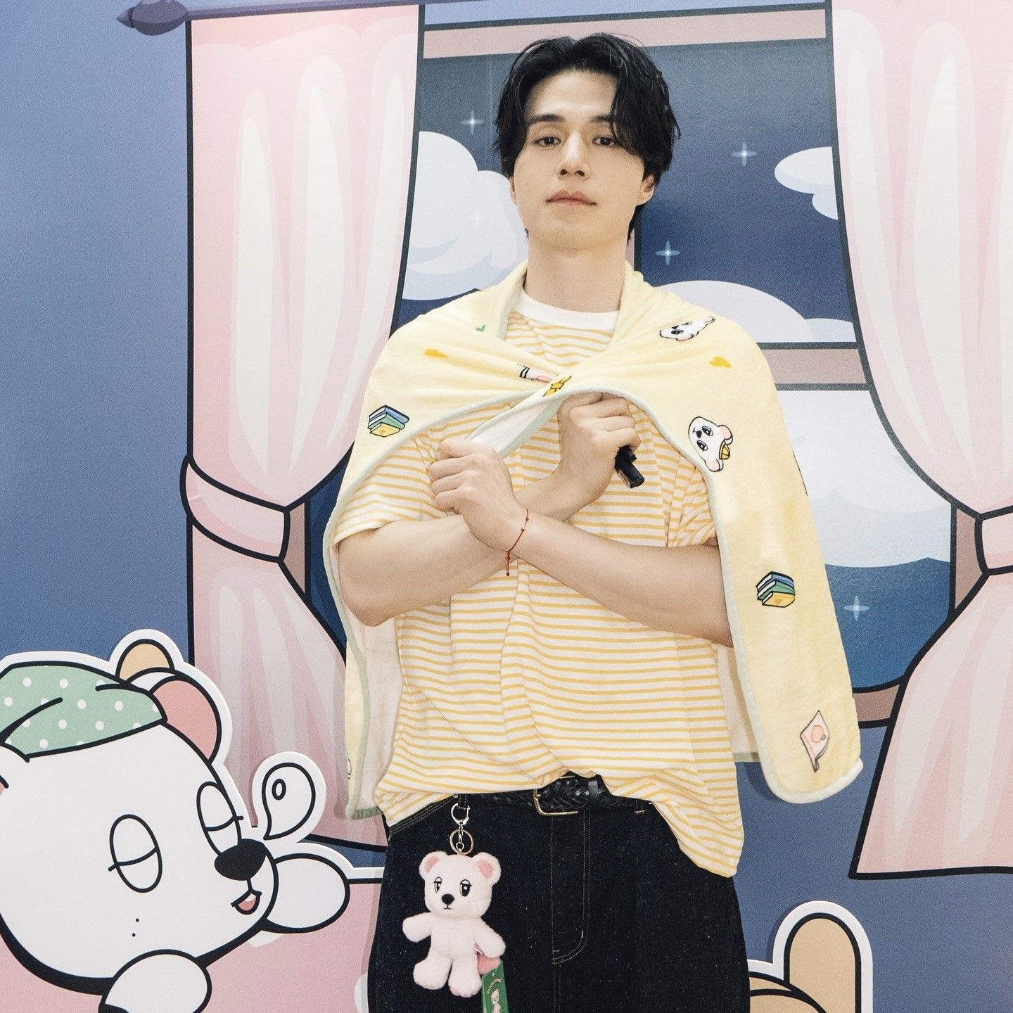 A moment captured by a fan of Lee Dongwook