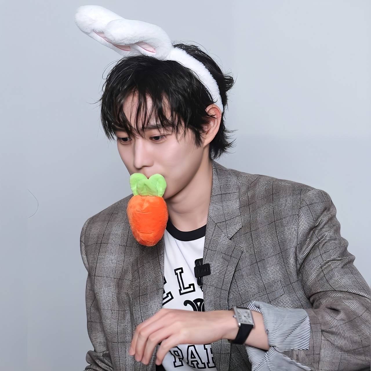 Behind-the-scenes cut of Kim Youngdae