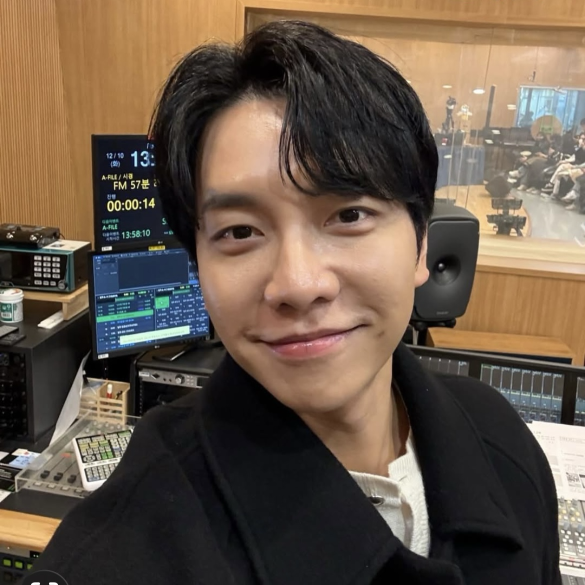 Foto terbaru dari Lee Seunggi