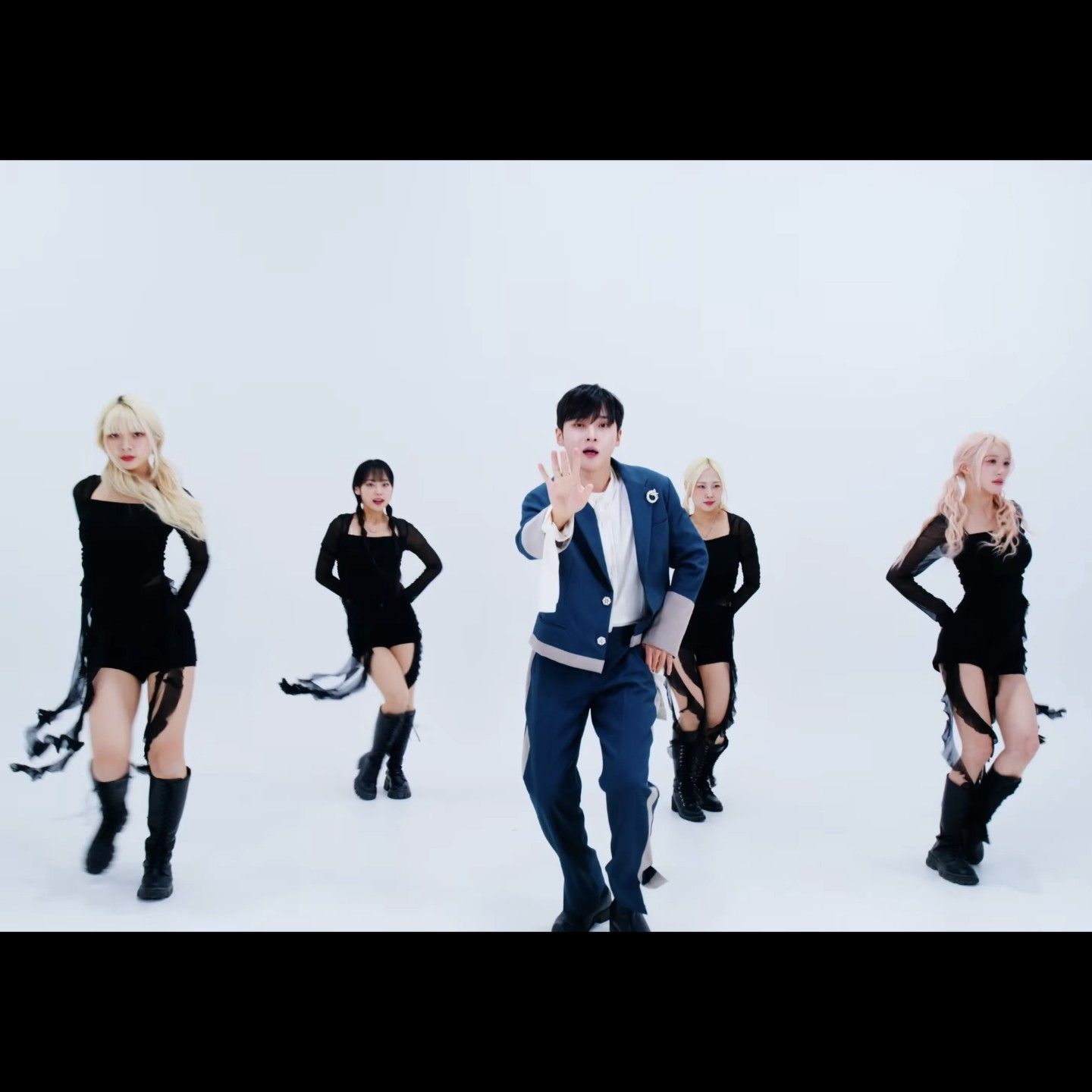 A moment captured by a fan of Seong Ri