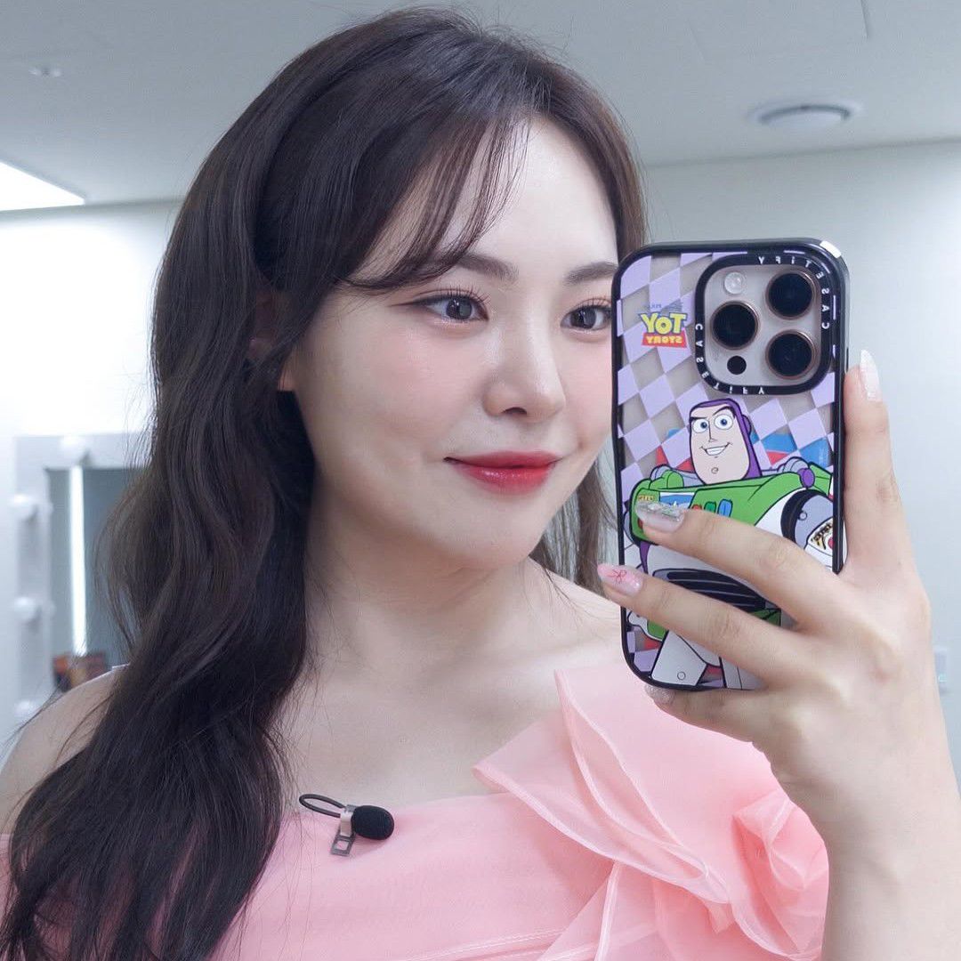 Behind-the-scenes cut of Miss Kim