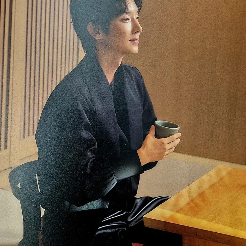 Recent activity shot of Lee Joongi