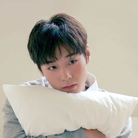 Behind-the-scenes cut of Park Jihoon