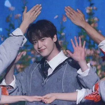 Behind-the-scenes cut of Lee Jongsuk