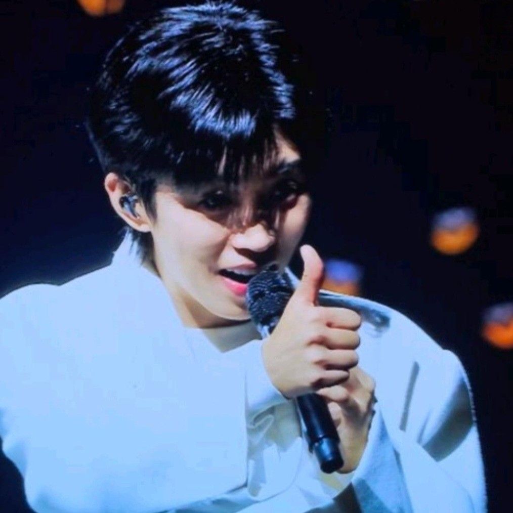 A moment captured by a fan of Lim Youngwoong