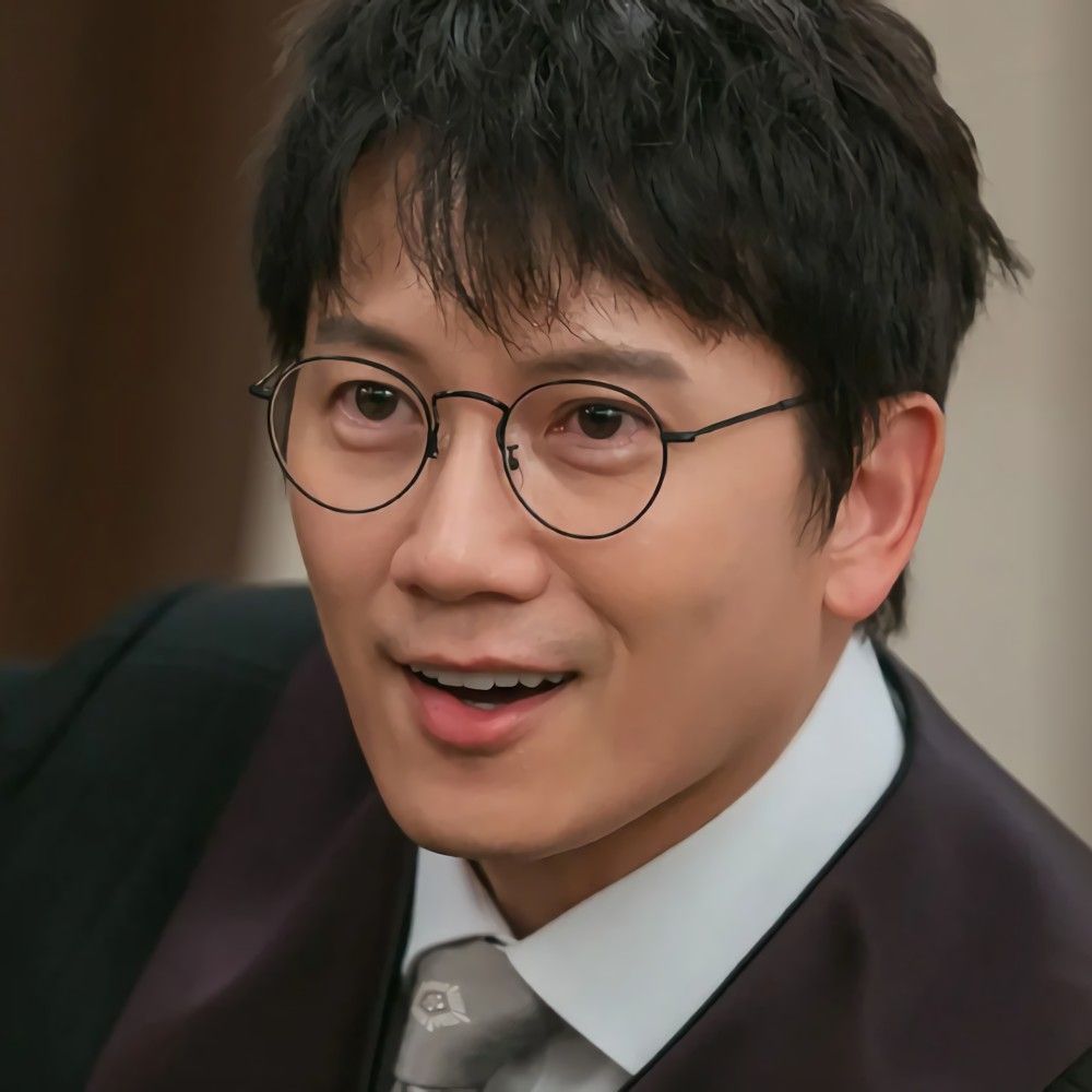 Latest photo of Ji Sung