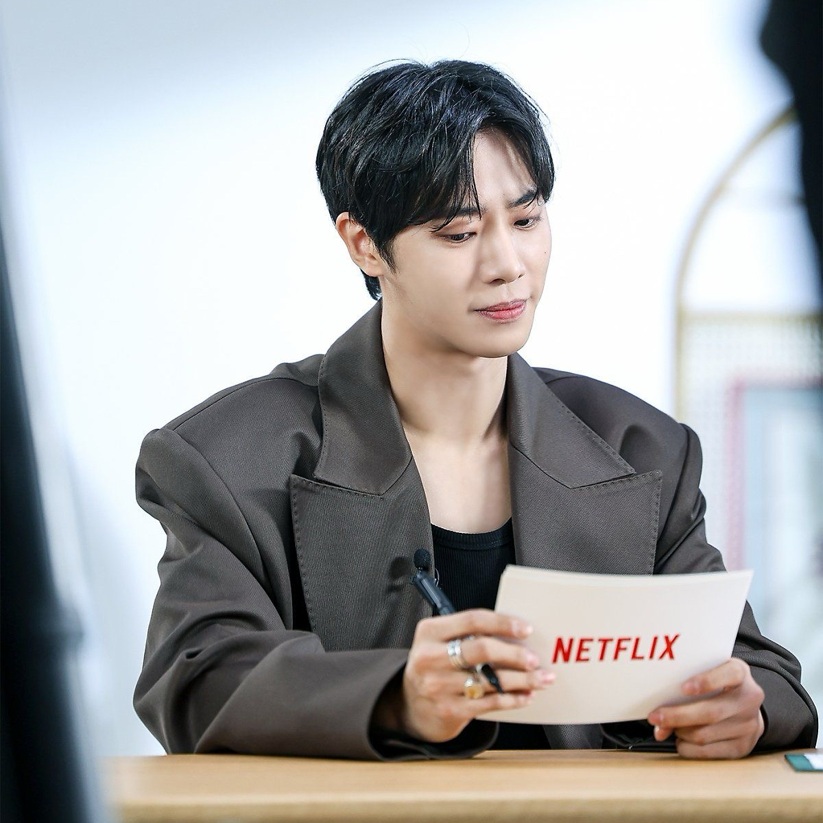 Behind-the-scenes cut of Choo Youngwoo