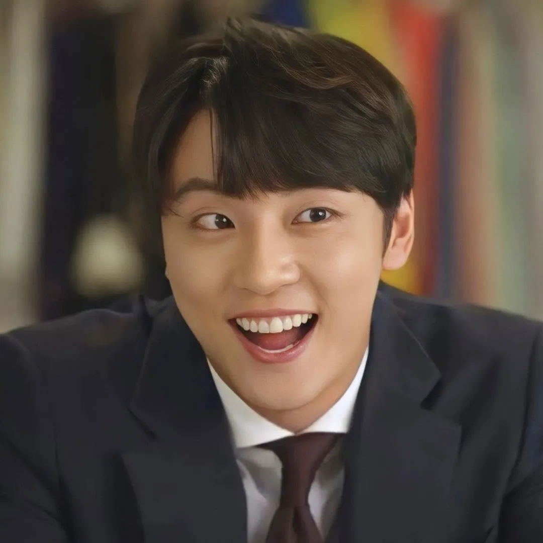 Latest photo of Yoon Shiyoon
