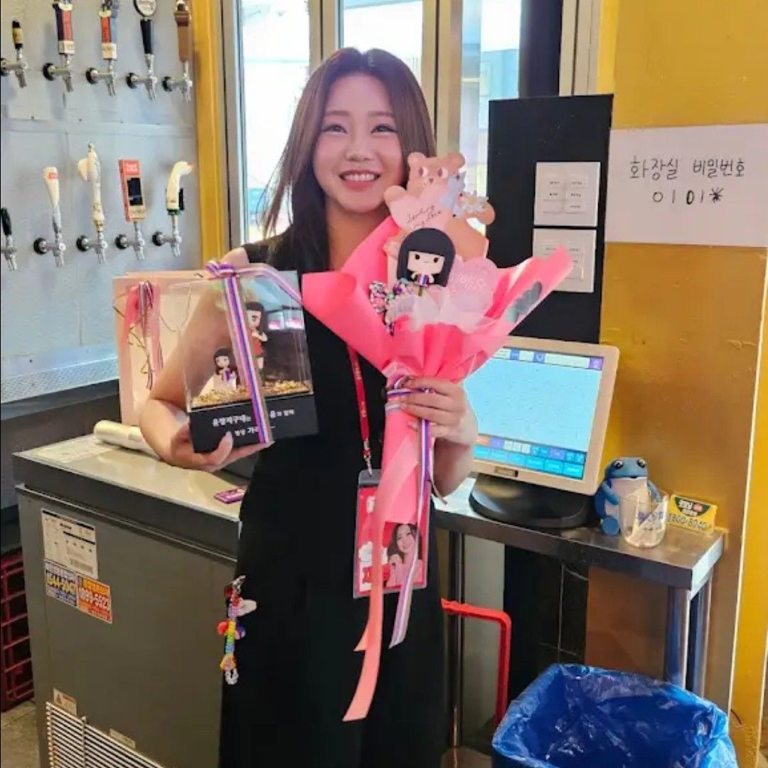 Recent activity shot of Hong Jiyoon
